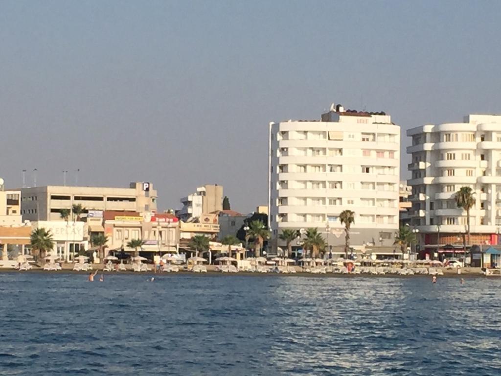 Alex Beach Apartment 31 Larnaka Exterior foto