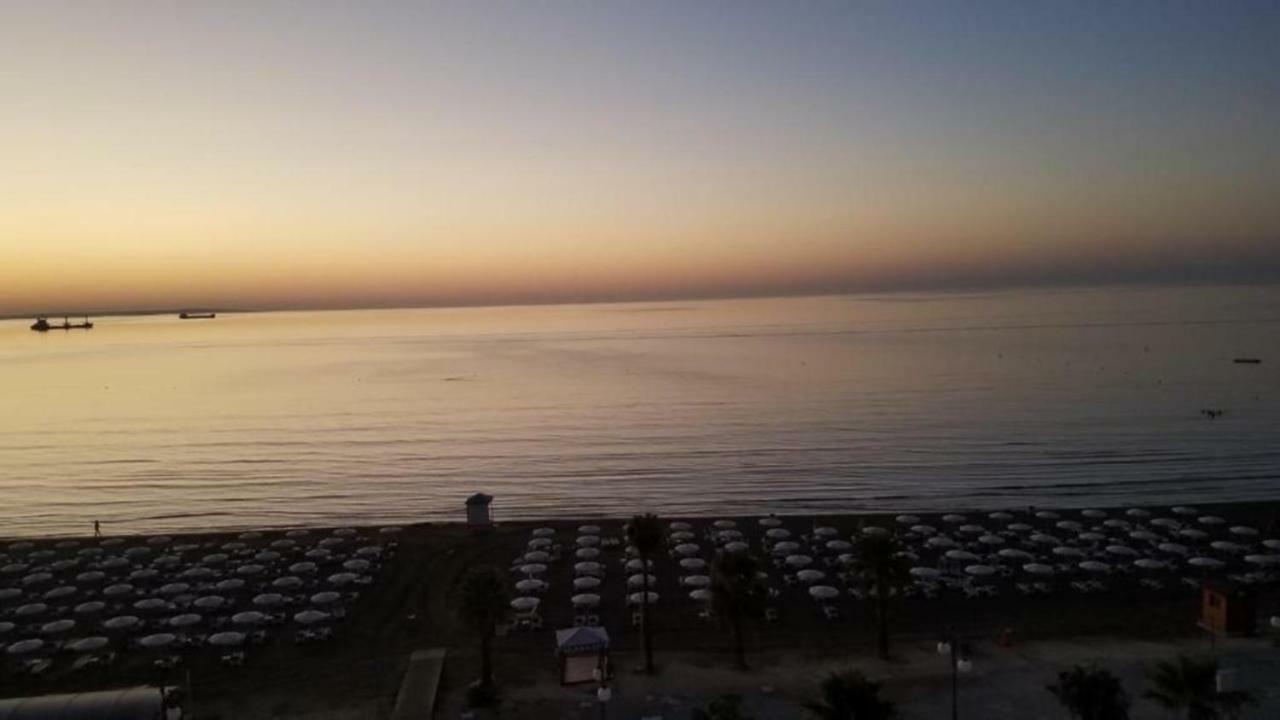 Alex Beach Apartment 31 Larnaka Exterior foto